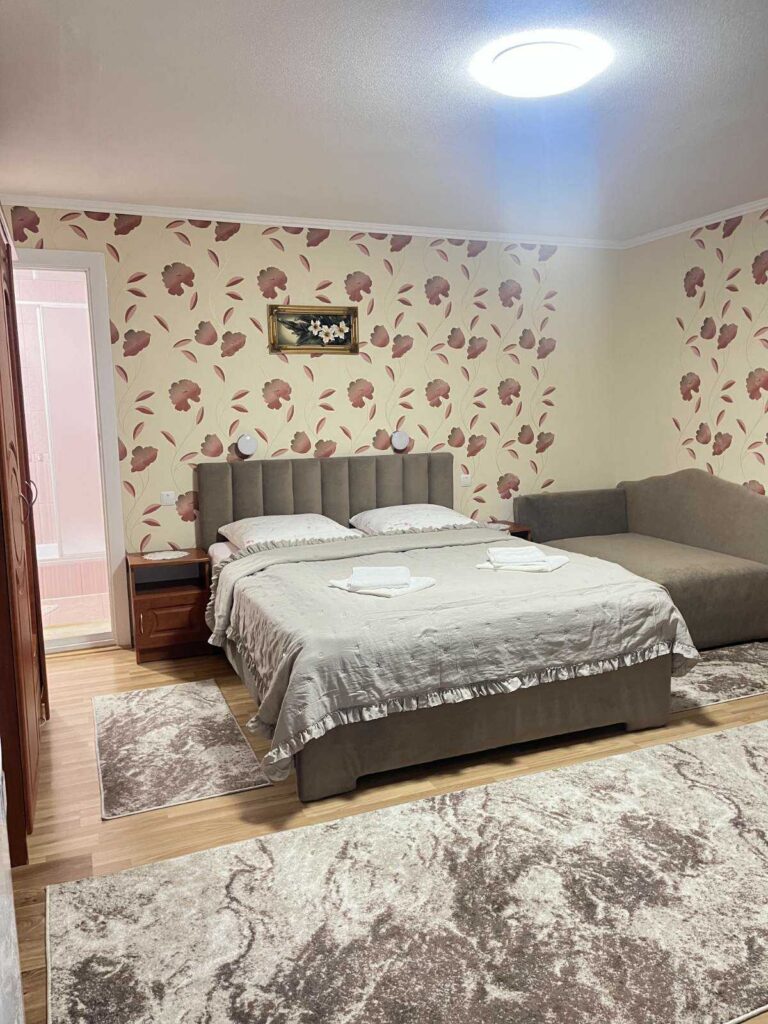 2 пов. 2 кімната (можна 2 дор.+1 дит.)