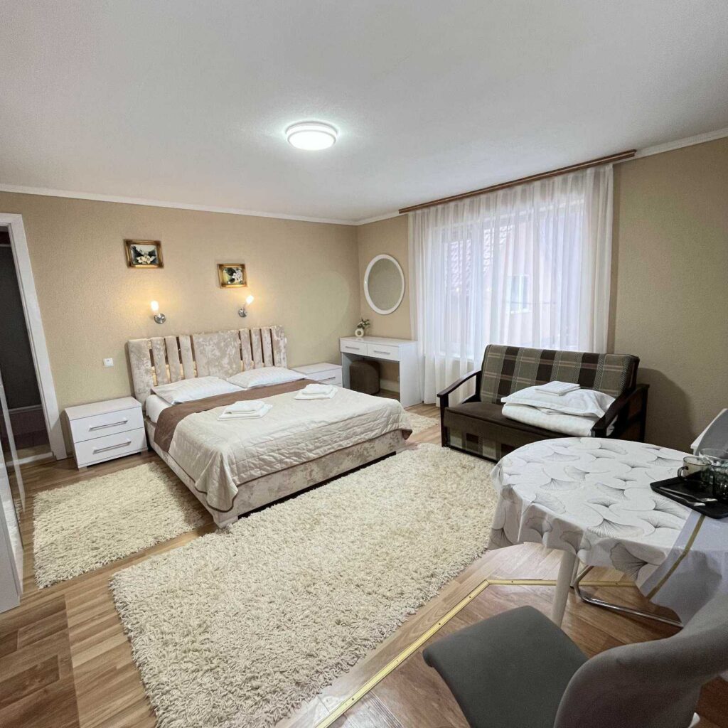 2 пов. 4 кімната  (можна 2 дор. +2 діт.)