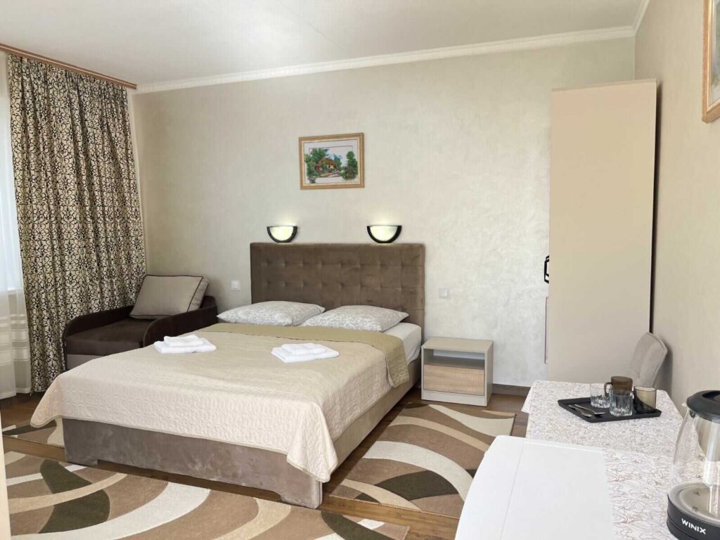 1 пов. 1 кімната (можна 2дор.+1 дит. до 10/12 р.)